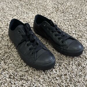Black leather Converse shoes. Low top. Women’s size 7.5
Men’s size 5.5